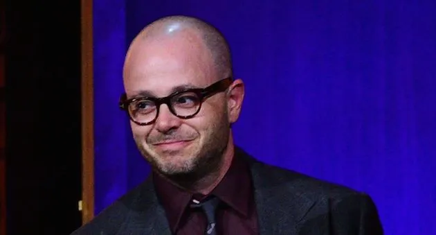 MICRO 11. DAMON LINDELOF y…